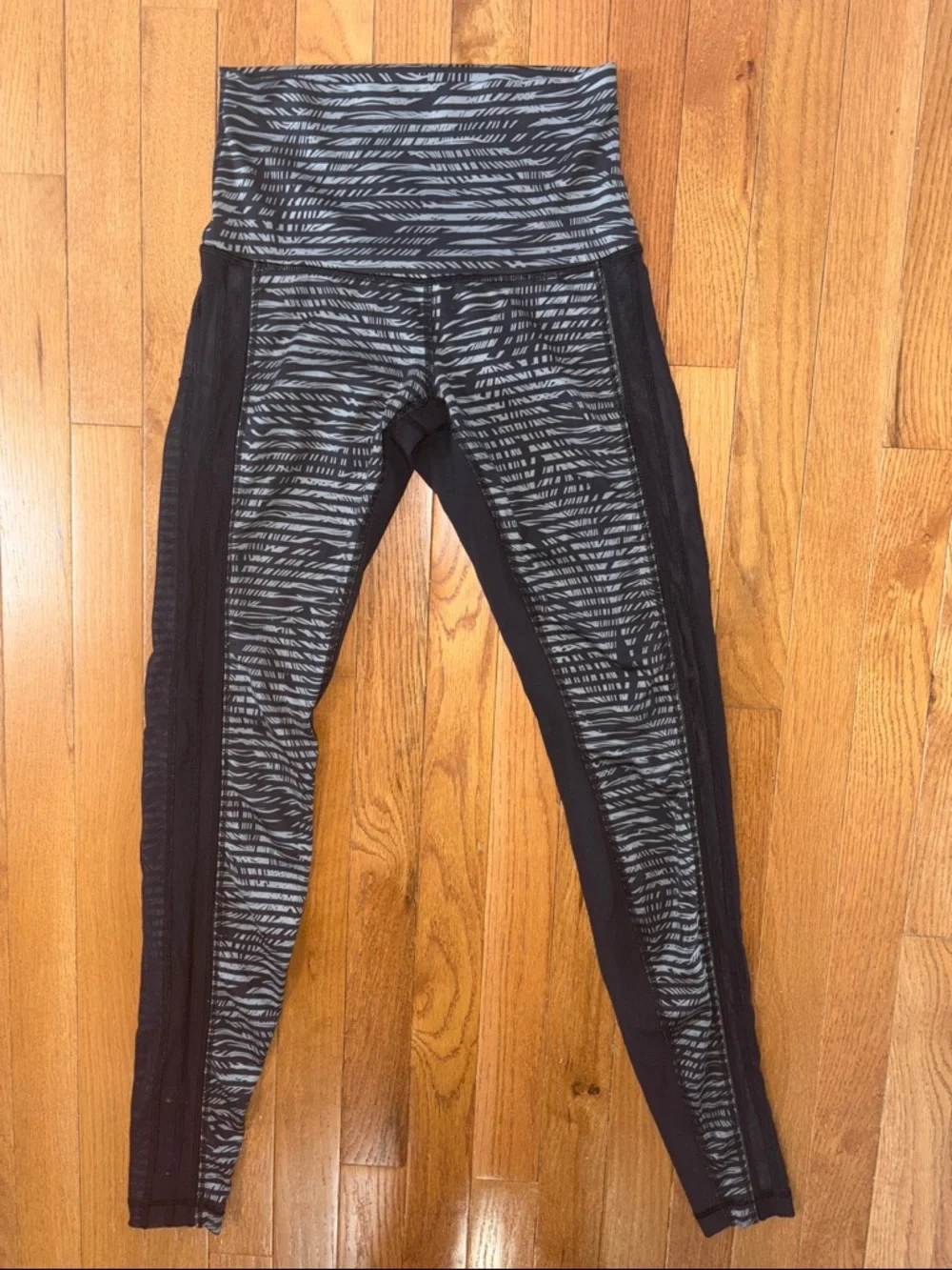 Lululemon Wunder Under Luxtreme Leggings Stripe Black roll-down Waistband 6